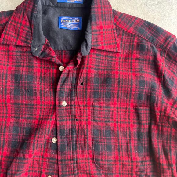 Pendleton 100 percent virgin wool red and black Flannel Mens size M - Picture 2 of 3